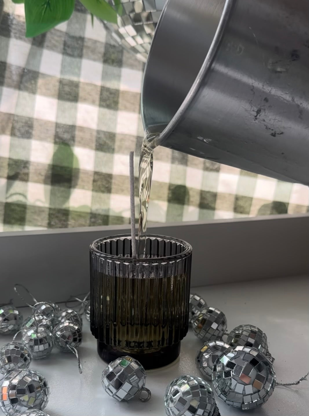 Grey Ribbed Glass with Bamboo Lid (7 oz)